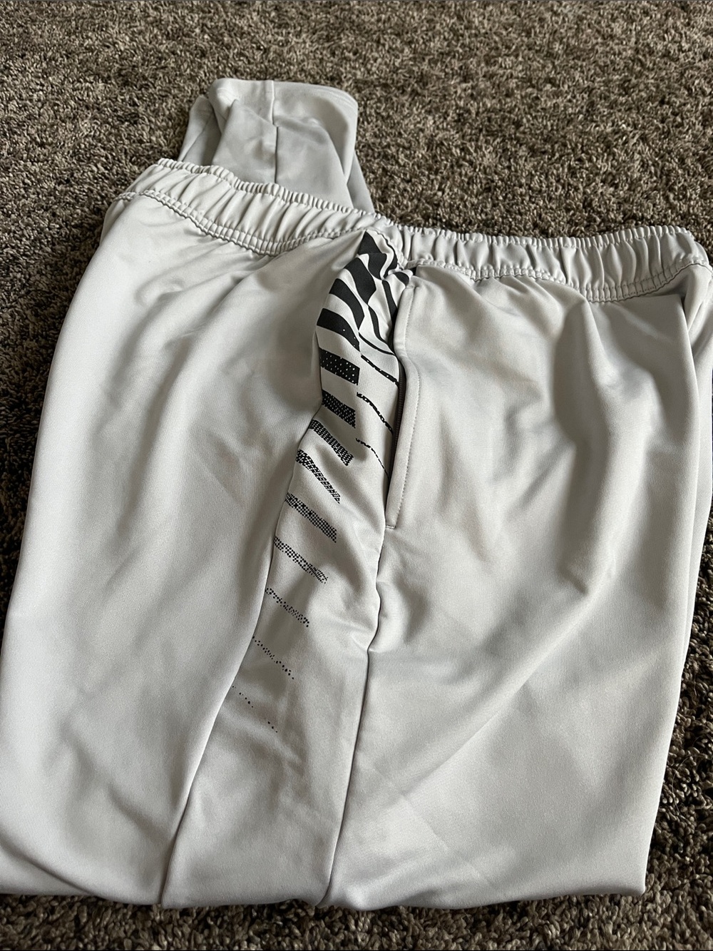 Gymshark Light Gray Performance Joggers
Medium. Mens - Picture 4 of 7